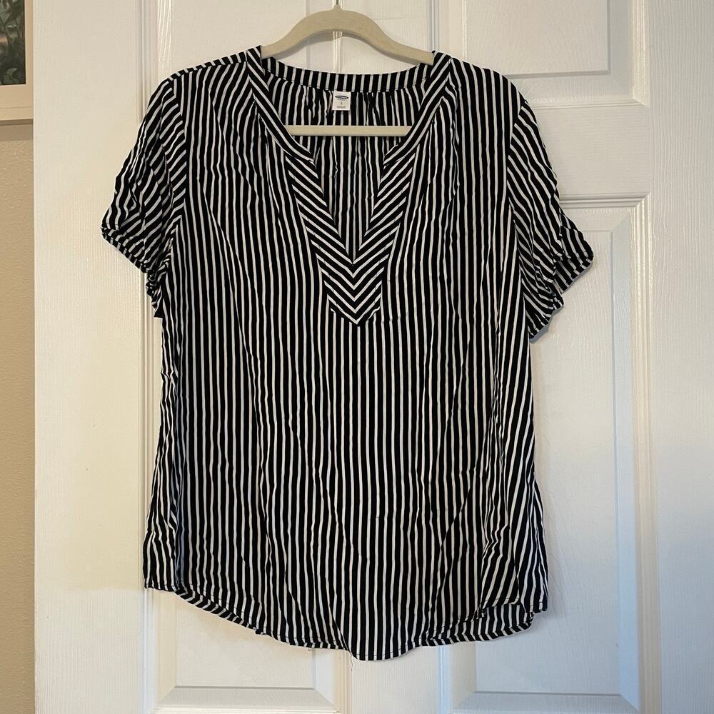Old Navy Shirt Top Blouse Pullover Women's L V-Neck Black Rayon Collarless